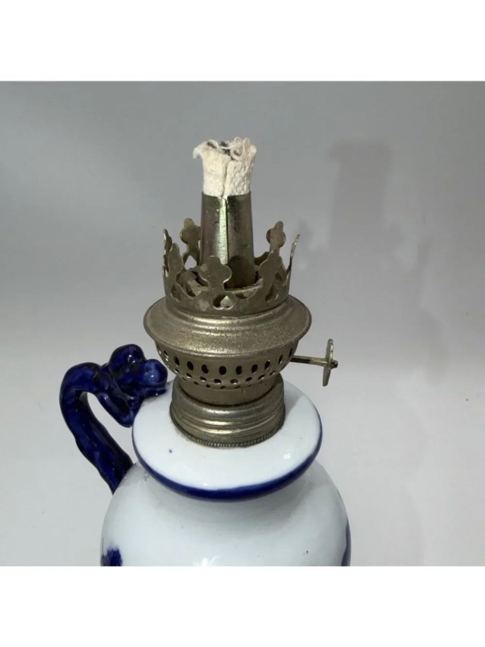 Victoria Ware Ironstone Chamber Oil Lamp Lantern,‎ 10.5